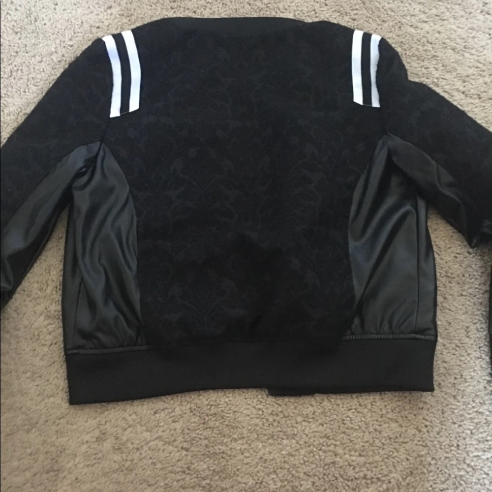 Leather jacket - Picture 3 of 3